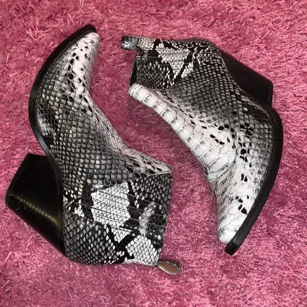Jeffrey Campbell Snakeskin Booties Size 8.5 - Picture 5 of 6